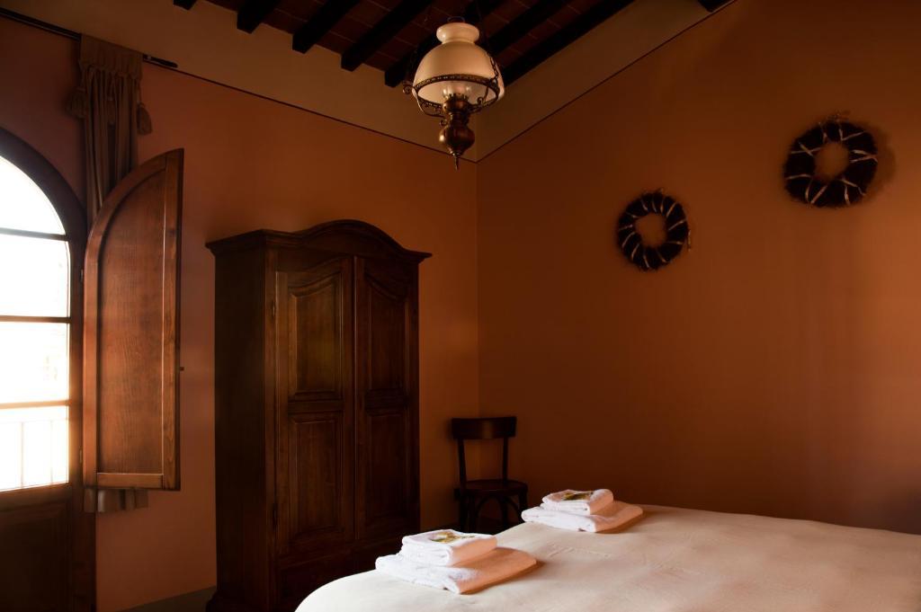 Agriturismo Fattoria Rozzalupi Cerreto Guidi Habitación foto